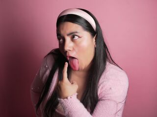 mastubating web cam girl TessaBisou