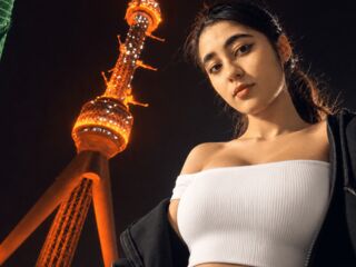 cam girl masturbating with sextoy TessieFardo