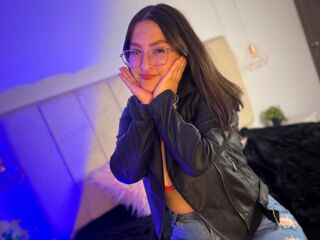 camslut topless ValeriaMontclair