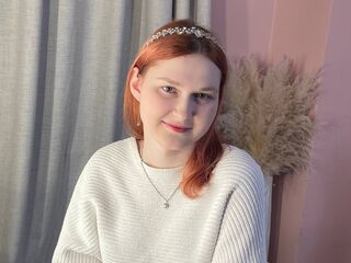 nude webcamgirl VickeyCorns