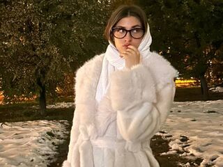 naughty cam girl fingering pussy YukoHazer